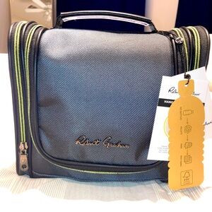 Men’s Robert Graham “Armageddon Max” Hanging Toiletry Bag in Grey